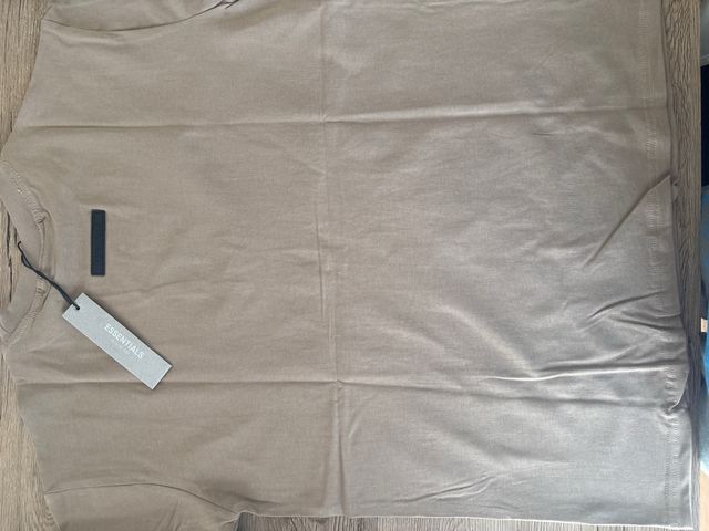 Camiseta Essentials Marrón Talla S