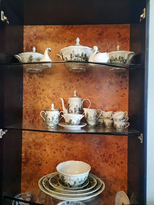 Set de porcelana con cisnes