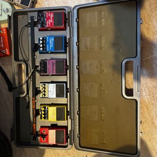 Pedalera Boss BCB-6 con 6 pedales