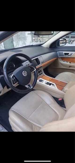 Jaguar XF 2012