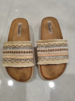 Sandali zoccoli ciabatte pantofole