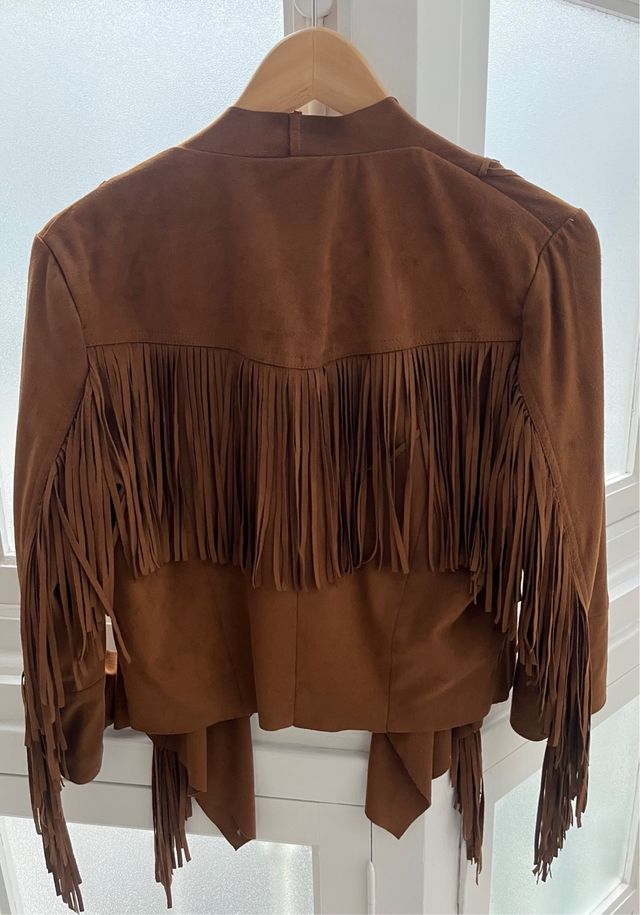 Chaqueta Bershka con flecos marrón