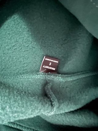 Sudadera Verde con Oso Bordado