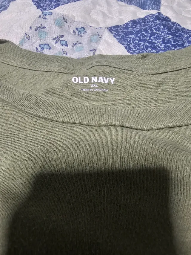 Old Navy Camiseta Verde Oliva Talla XXL.