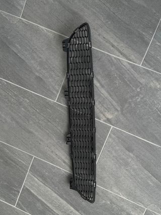 Parachoques delantero central inferior 51117903744