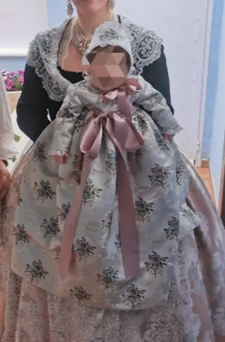 Volcada fallera bebé 6 meses