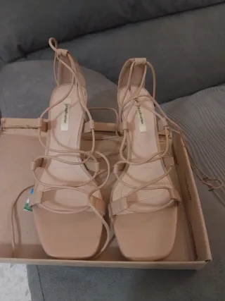 Sandalias Stradivarius Beige Cuerdas