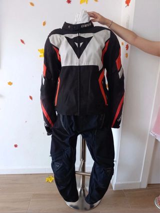 Traje Moto Dainese Negro y Rojo