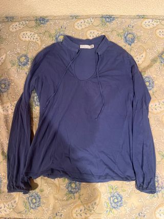 Camiseta azul manga larga