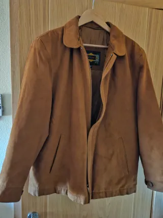 Chaqueta marrón. Talla XL.