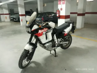 Honda África Twin 750