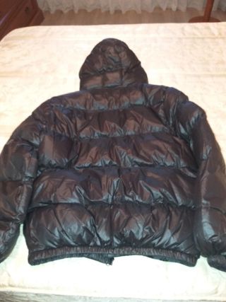 Abrigo negro talla L si estrenar