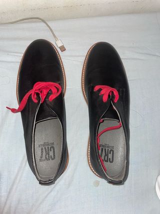Zapatos CR7 Negros Cordones Rojos