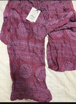Pantalón estampado morado talla única
