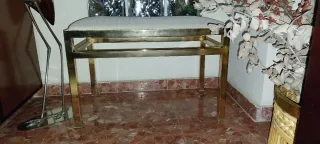 Banchetto vintage in metallo dorato