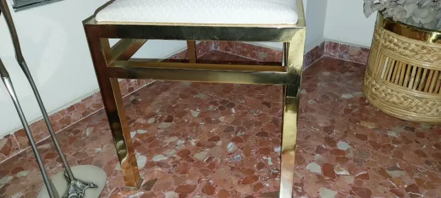 Banchetto vintage in metallo dorato