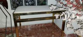 Banchetto vintage in metallo dorato