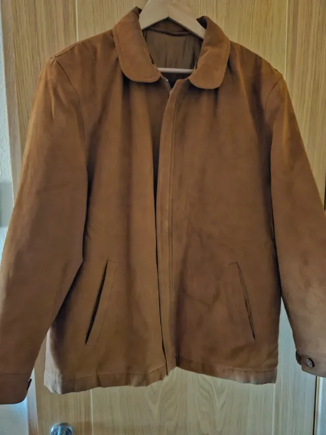 Chaqueta de piel marrón