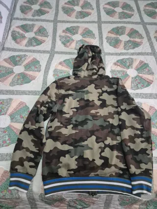 Felpa Levi's con cappuccio camouflage