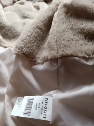 Abrigo acolchado beige