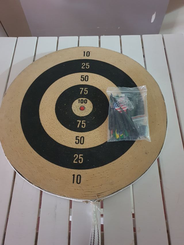 Diana de dardos con dardos