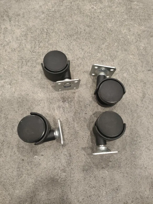4 Rodas Giratórias Pretas