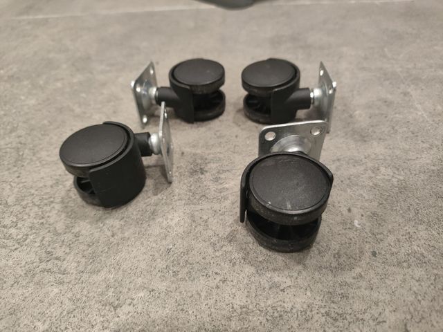 4 Rodas Giratórias Pretas