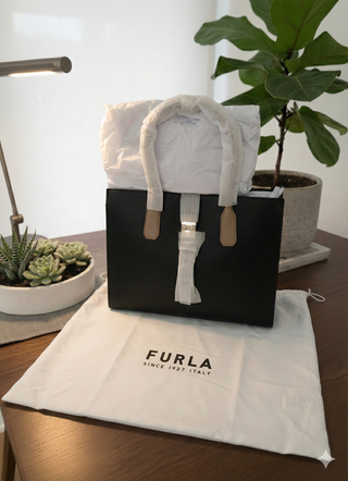 Furla Gilda Tote en excelente estado