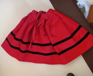 Falda de traje para niña