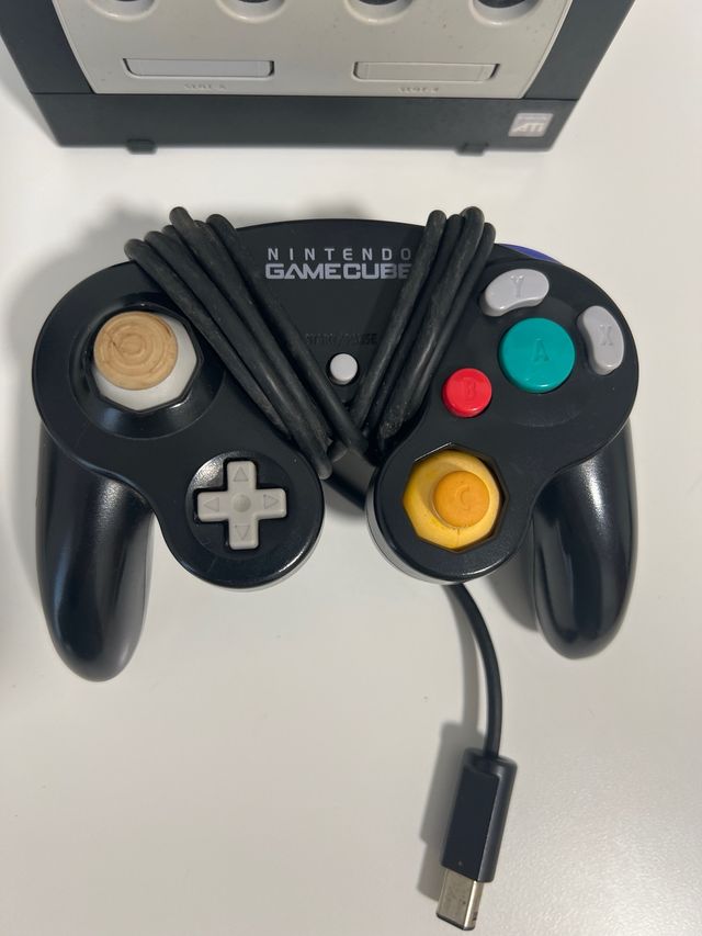 Nintendo GAMECUBE Negra + Mando + cables