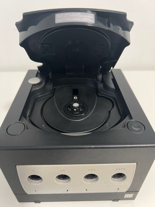 Nintendo GAMECUBE Negra + Mando + cables