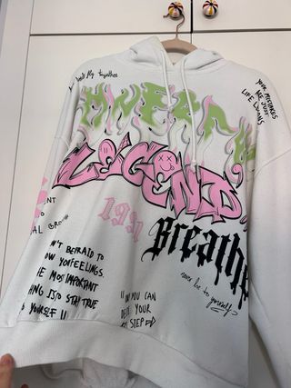 Sudadera Bershka graffiti