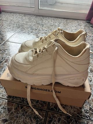 Zapatos Buffalo plataforma beige/blancos