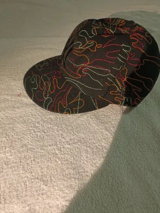 Gorra NY Yankees Negra Diseño Abstracto