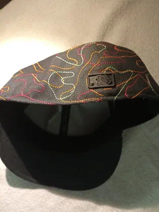 Gorra NY Yankees Negra Diseño Abstracto