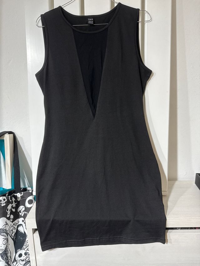 Vestido corto Shein negro con escote