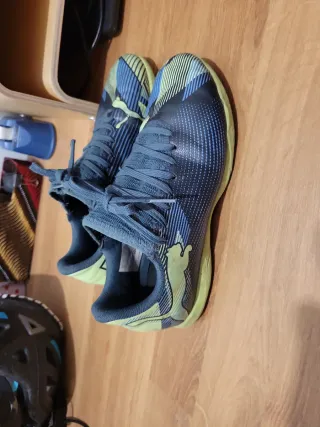 Botas de fútbol Puma talla 34,5 - 21cm