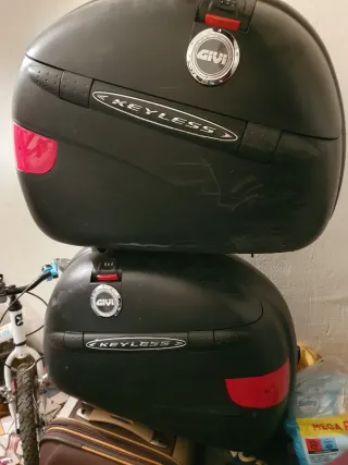 Maletas Laterales Moto Givi Keyless + soporte