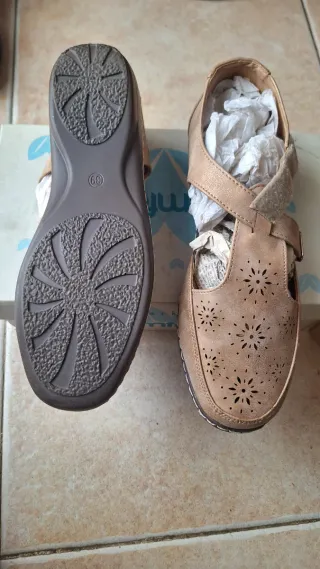 Zapato tipo Sandalia Comfeet Beige