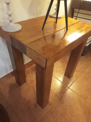 Tavolino in legno massello