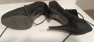Botines negros de terciopelo con cordones