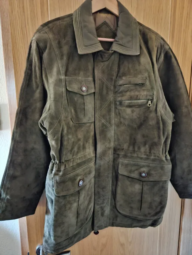 Chaqueta de piel verde oscuro