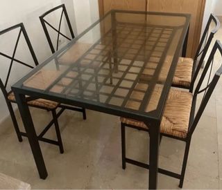 Mesa comedor cristal y 6 sillas hierro