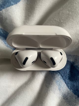 Apple AirPods 4 - Blancos