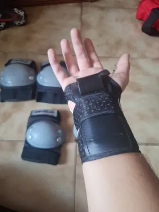 Patines en línea talla 35 y complementos