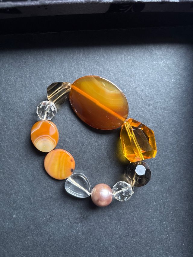 Pulsera elegante de piedras