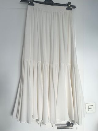 Falda larga blanca