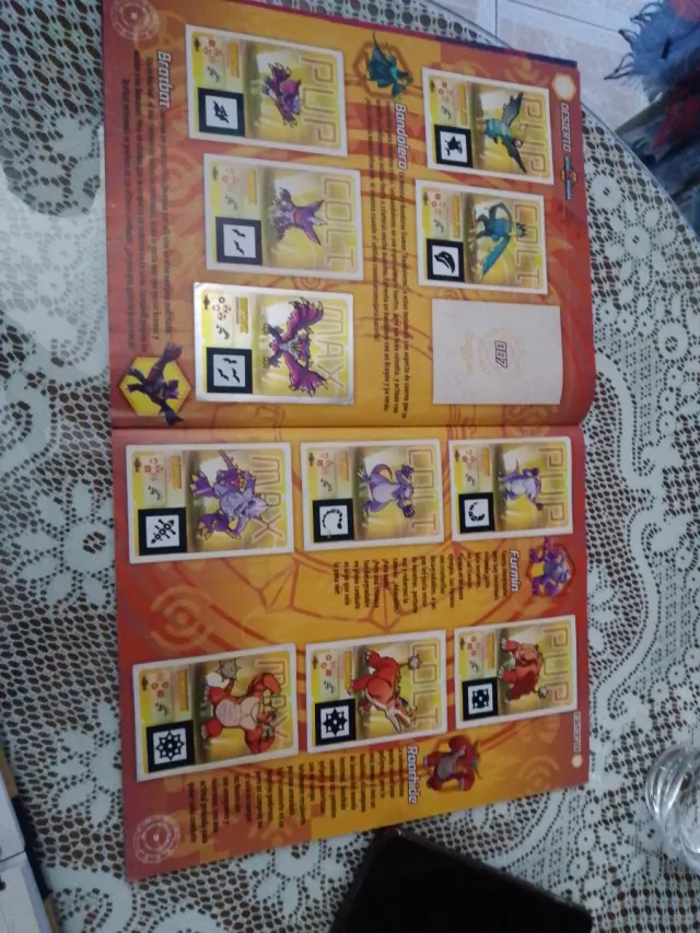 Album di figurine Invizimals