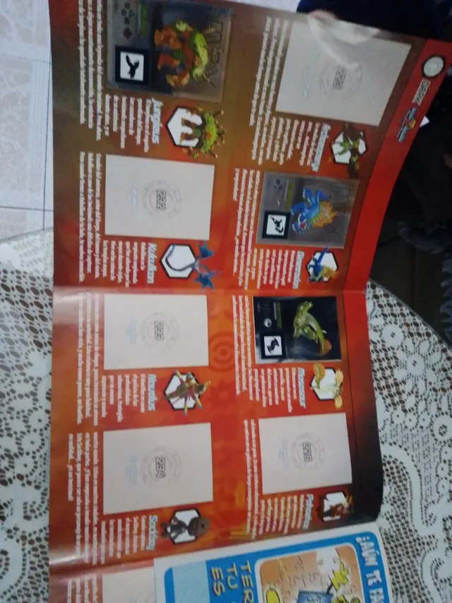 Album di figurine Invizimals