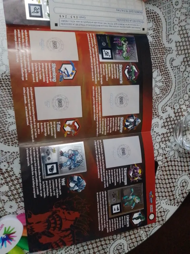 Album di figurine Invizimals